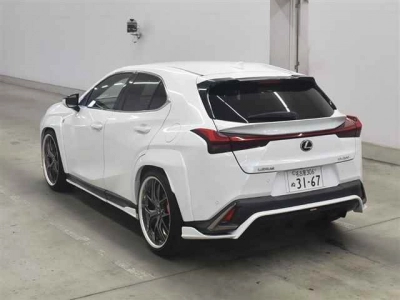 LEXUS UX