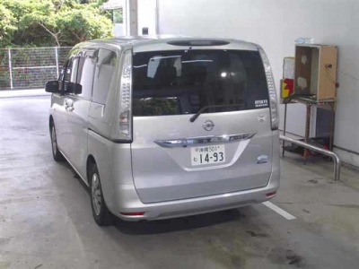 NISSAN SERENA