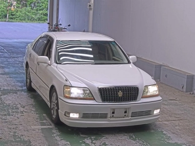 TOYOTA CROWN MAJESTA