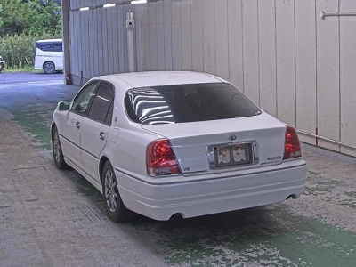 TOYOTA CROWN MAJESTA