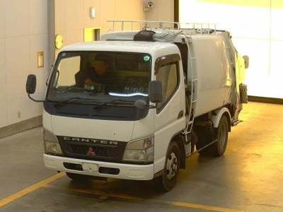 MITSUBISHI CANTER