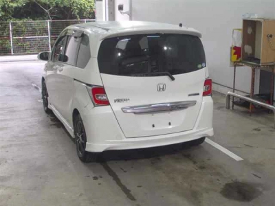 HONDA FREED HYBRID
