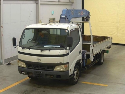 TOYOTA DYNA