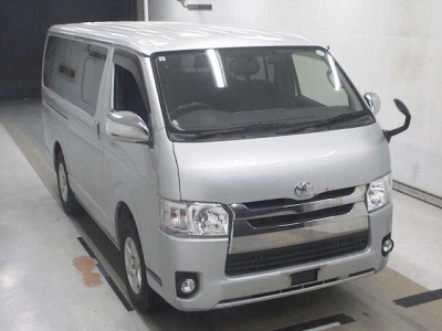 TOYOTA REGIUS VAN