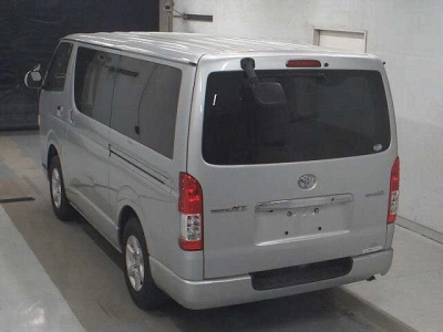TOYOTA REGIUS VAN