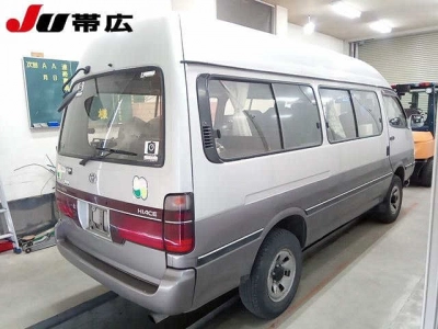 TOYOTA HIACE VAN