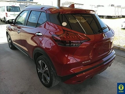 NISSAN KICKS