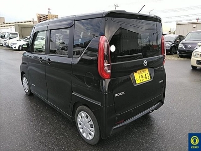 NISSAN ROOX