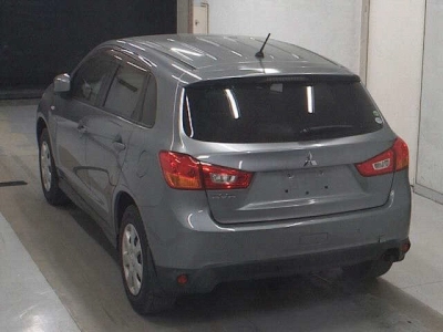 MITSUBISHI RVR