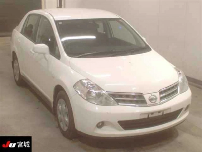NISSAN TIIDA LATIO