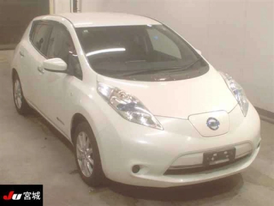 NISSAN LEAF