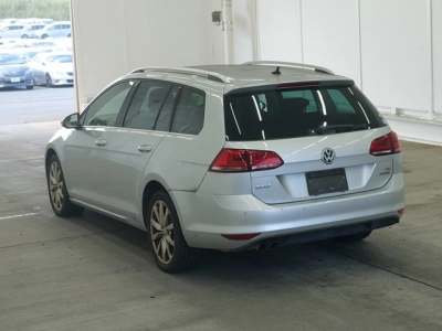VOLKSWAGEN GOLF VARIANT