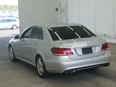 MERCEDES BENZ E CLASS