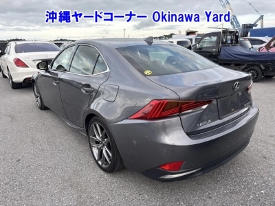 LEXUS IS