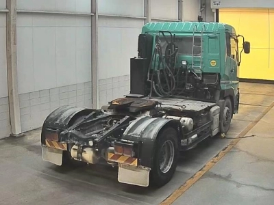 NISSAN UD