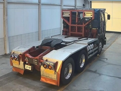 NISSAN UD