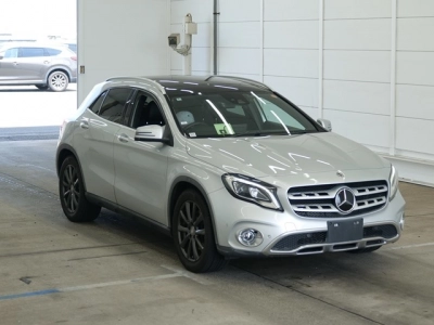 MERCEDES BENZ GLA