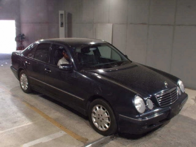 MERCEDES BENZ E CLASS