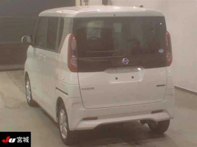 NISSAN ROOX