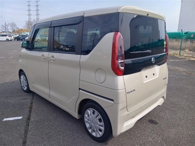 NISSAN ROOX