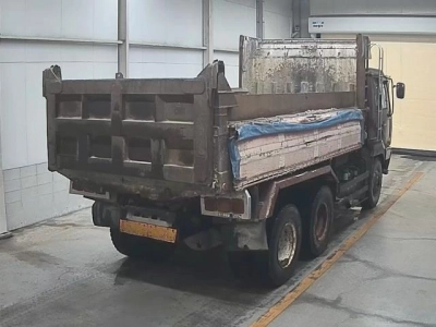 NISSAN UD