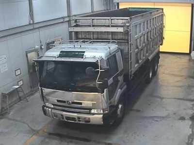 NISSAN UD