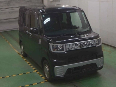 TOYOTA PIXIS MEGA