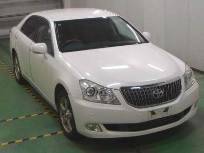 TOYOTA CROWN MAJESTA