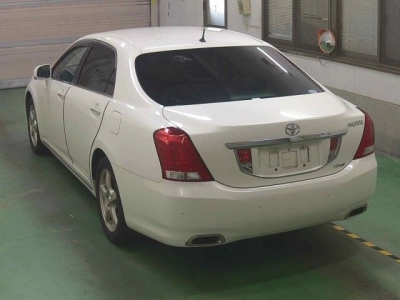 TOYOTA CROWN MAJESTA