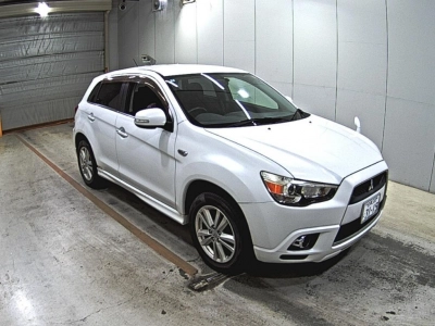 MITSUBISHI RVR