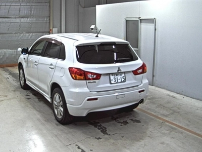 MITSUBISHI RVR