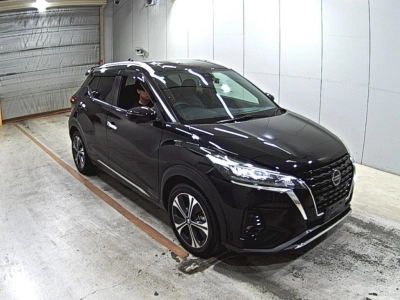 NISSAN KICKS