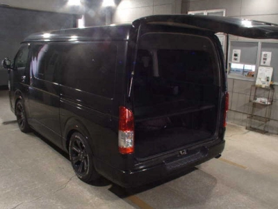 TOYOTA REGIUS ACE