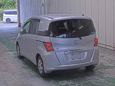 HONDA FREED SPIKE