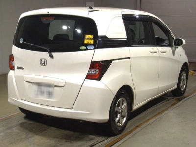HONDA FREED SPIKE