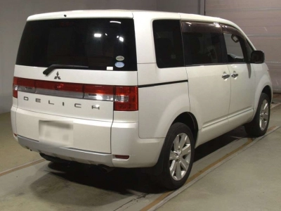 MITSUBISHI DELICA D:5