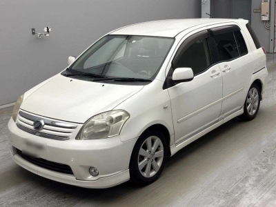 TOYOTA RAUM