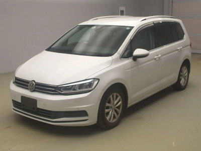 VOLKSWAGEN GOLF TOURAN