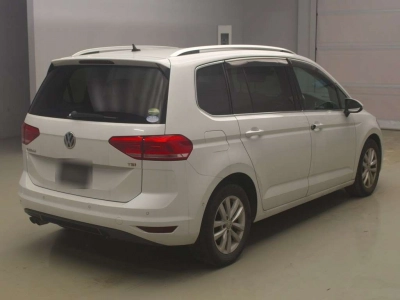 VOLKSWAGEN GOLF TOURAN