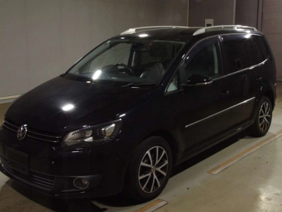 VOLKSWAGEN GOLF TOURAN
