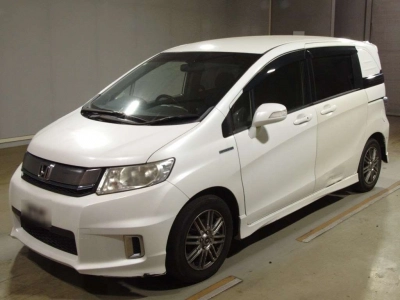 HONDA FREED SPIKE HYBRID