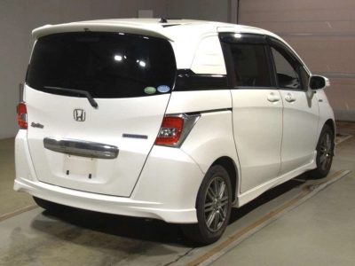 HONDA FREED SPIKE HYBRID