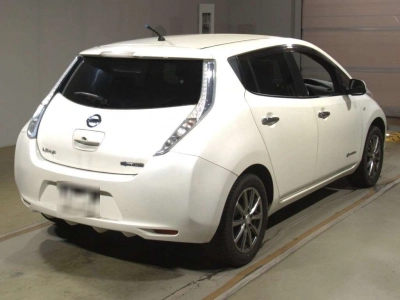 NISSAN LEAF