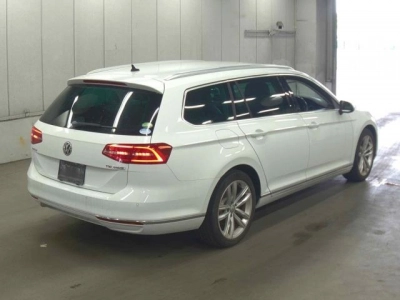 VOLKSWAGEN PASSAT VARIANT