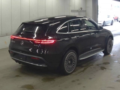 MERCEDES BENZ EQC