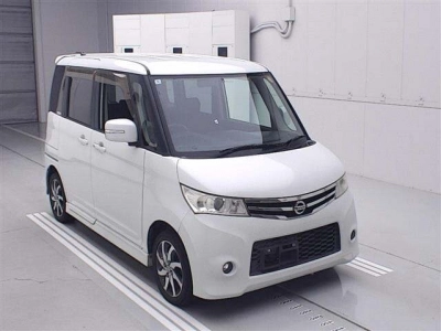 NISSAN ROOX