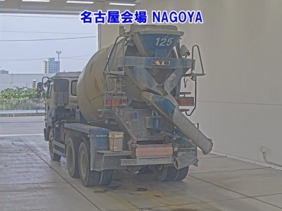 NISSAN UD