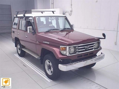 TOYOTA LAND CRUISER 70