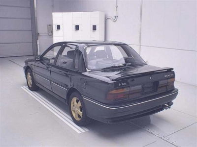 MITSUBISHI GALANT