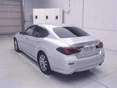 NISSAN FUGA